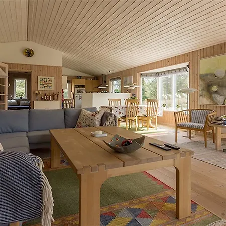 Three-bedroom Holiday In * Hals